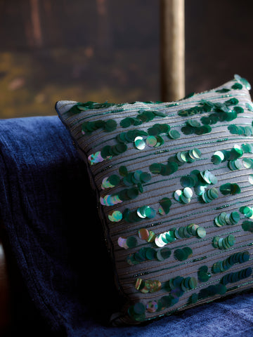 Bold Allure Regal Square