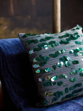 Bold Allure Regal Square