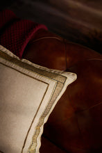 Luxe Extravaganza Classic Square